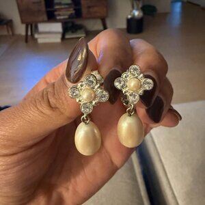 Vintage Pearl & Crystal Clip-On Drop Earrings – Gold Tone